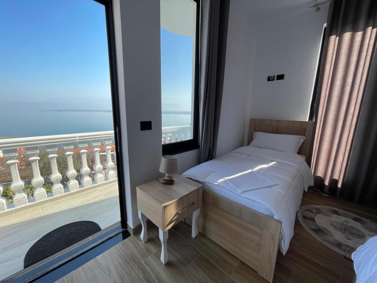 Four Generation Hotel Shiroka Ngoại thất bức ảnh