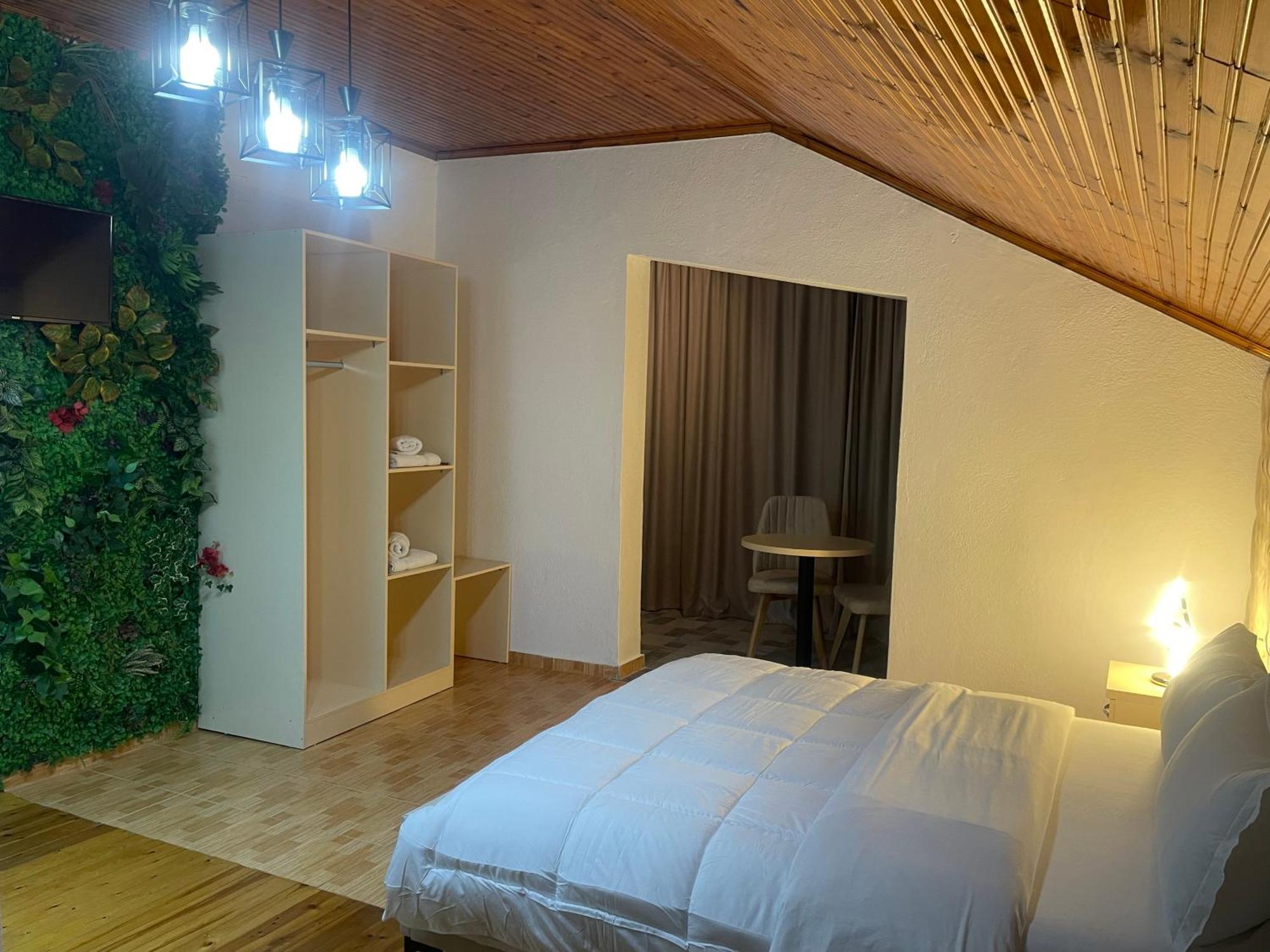 Four Generation Hotel Shiroka Ngoại thất bức ảnh