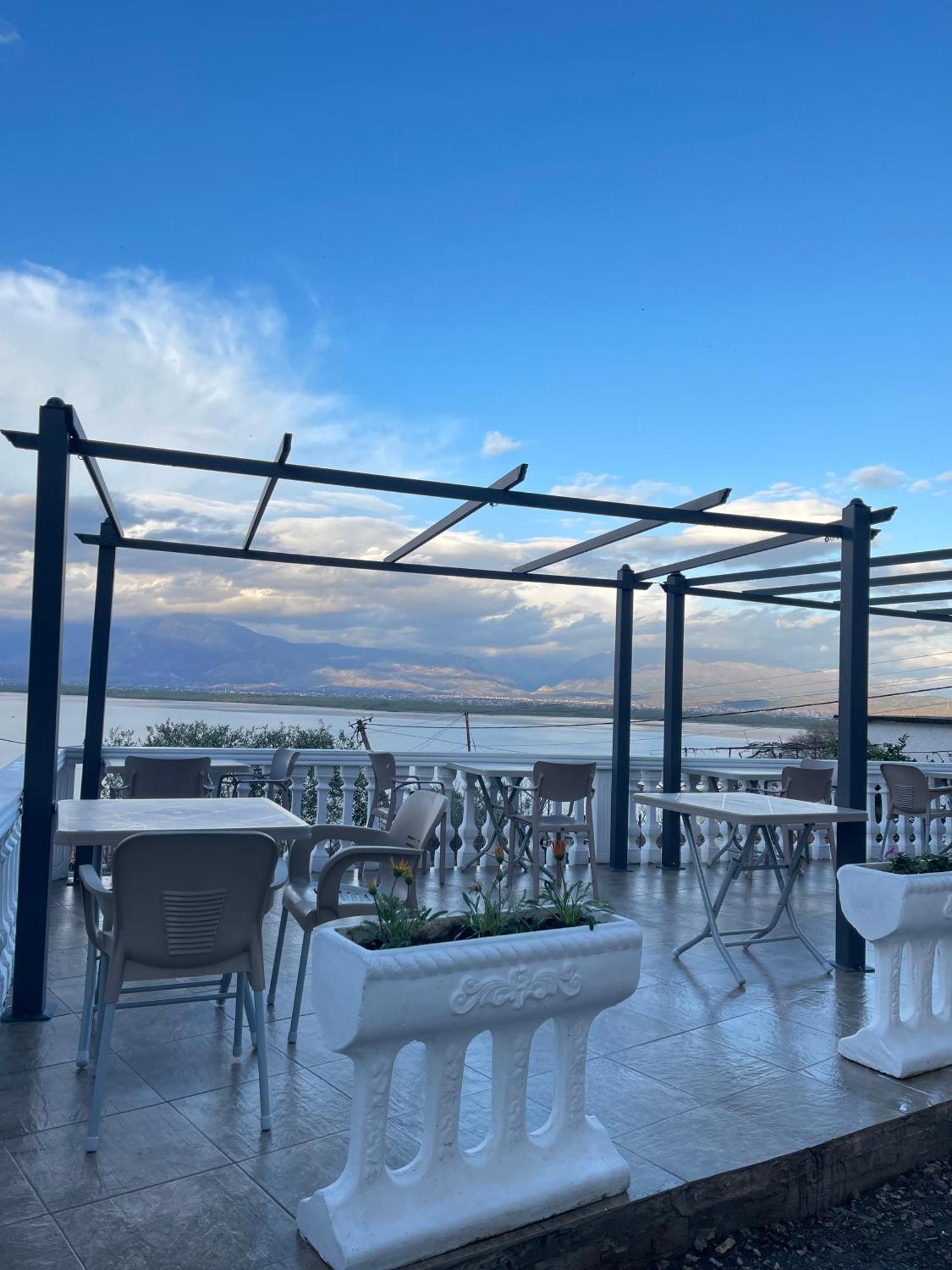 Four Generation Hotel Shiroka Ngoại thất bức ảnh